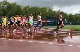 关于田径小组赛，洞庭铁骑队与皖南海豚队鏖战，VAR改判成焦点！中场绞杀压制对手的信息-网页版直接进入